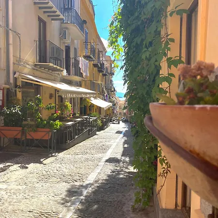La Casetta Nel Centro Storico Di * Чефалу